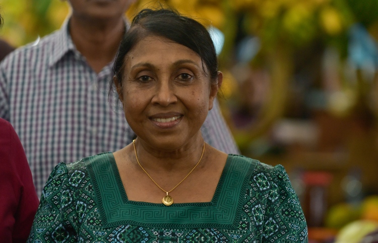 ކުރީގެ ފަސްޓް ލޭޑީ ނަސްރީނާ ކޮވިޑަށް ޕޮޒިޓިވްވެއްޖެ