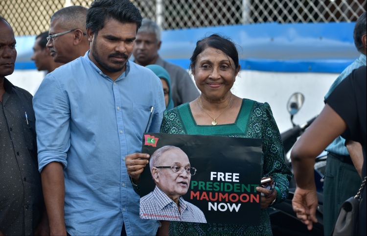 ކަންތައްވީ ގޮތުން މައުމޫން ދެރަވޭ، ހިތްވަރު އެގޮތުގައި