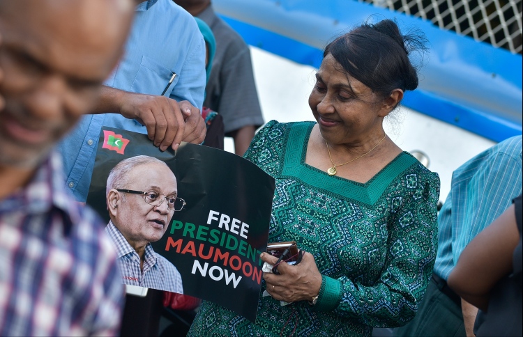 މައުމޫންގެ އަރިހުގައި އަޅުގަނޑު ބަހައްޓަވާ: ނަސްރީނާ