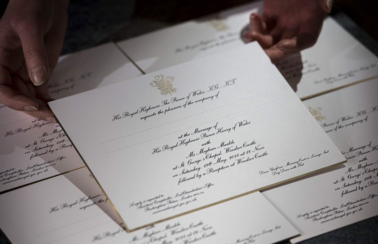 ޕްރިންސް ހެރީ އާއި މޭގަން މާކަލްގެ ކައިވެނީގެ ދައުވަތު ކާޑު.