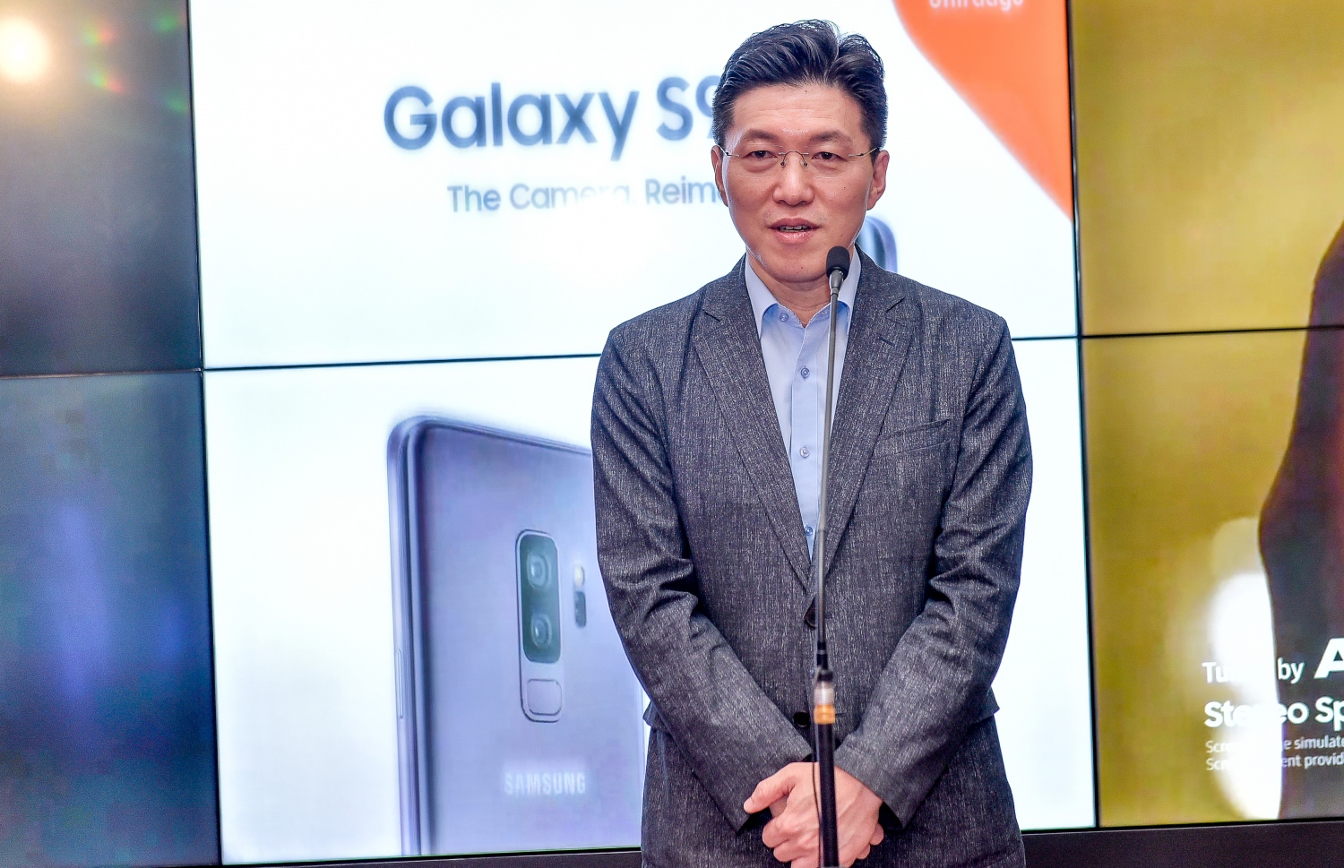 ސެމްސަންގް ސްރީ ލަންކާގެ މެނޭޖިން ޑިރެކްޓަރު ހަންބޭ ޕާކް މިރޭގެ ހަފުލާގައި ވާހަކަ ދައްކަވަނީ.--- ފޮޓޯ: ނިޝާން އަލީ /މިހާރު