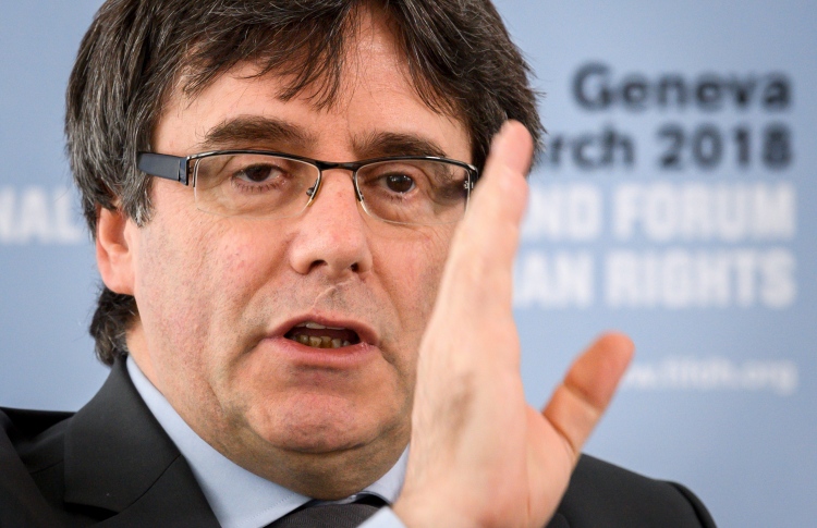 ކެޓަލޯނިއާގެ ކުރީގެ ލީޑަރު ކޯޓުން މިނިވަން ކޮށްފި