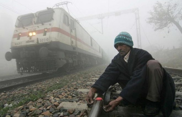 އިންޑިއާގައި އެއްލައްކަ ވަޒީފާއަށް 20 މިލިއަން މީހުން