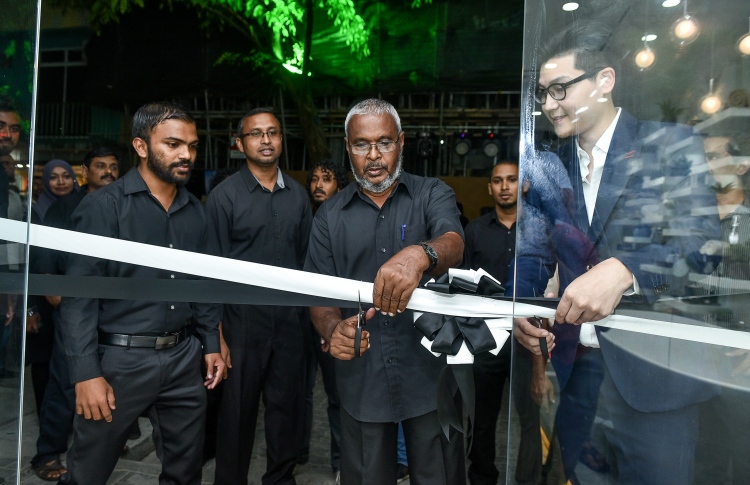 ވެލިގާ އިން ބްލަންކްގެ ނަމުގައި އާ ޝޯރޫމް ހުޅުވައިފި