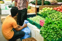People pictured at the local market in the capital Male. MIHAARU PHOTO