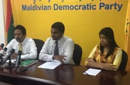MDP secretary general Anas (C) flanked by lawmakers Rozaina Adam (R) and Imthiyaz Fahmy during the press conference on Tuesday. MIHAARU PHOTO