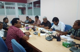 Maldives media council members meet some ruling party lawmakers over the defamation bill on Sunday. PHOTO/MMC