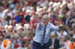 Leicester City's Italian manager Claudio Ranieri gestures from the touchline during the FA Community Shield football match between Manchester United and Leicester City at Wembley Stadium in London on August 7, 2016. / AFP PHOTO / Ian Kington / NOT FOR MARKETING OR ADVERTISING USE / RESTRICTED TO EDITORIAL USE