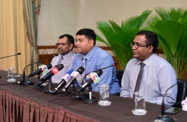 Fisheries minister Dr Shainee (2nd L) flanked by fellow members of the national economic council during a press conference on Thursday. MIHAARU PHOTO/HUSSAIN SHAYAAH