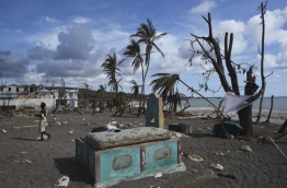 Haiti faces a humanitarian crisis that requires a "massive response" from the international community, the United Nations chief said Monday, with at least 1.4 million people needing emergency aid following last week's battering by Hurricane Matthew. The storm left at least 372 dead in the impoverished Caribbean nation, with the toll likely to rise sharply as rescue workers reach previously inaccessible areas. / AFP PHOTO / RODRIGO ARANGUA