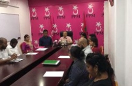 PPM leader Gayoom chairs a council meeting on Sunday. MIHAARU PHOTO/MOHAMED SHARUHAAN