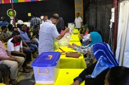People vote during the primary of Maldivian Democratic Party (MDP) for the Local Council Elections. PHOTO: MOHAMED SHARUHAAN/MIHAARU