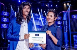 Mira Mohamed Majid (R) with Shalabee Ibrahim, runner up of the first season of Maldivian Idol.