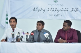 Elections Commission (EC)'s secretary general speaks at press conference. PHOTO: NISHAN ALI/MIHAARU