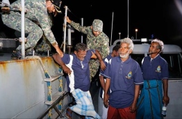 The Maldivian Coast Guard return the rescued Sri Lankan fishermen found adrift to capital Male. PHOTO/MNDF