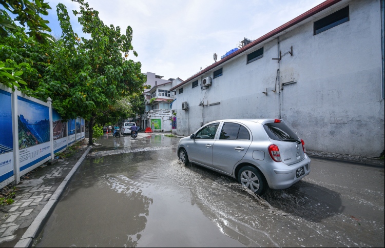 މާލޭ މަގުތައް އަލުން ހަދަނީ، އަމީނީމަގުގައި ތާރުއަޅަނީ