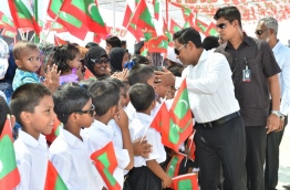 President Yameen welcomed by the people of M. Mulah. PHOTO:President's Office