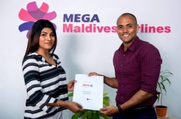 MATATO and Mega Maldives sign and exchange agreement appointing Mega Maldives as airline partner of SATTE 2017 in New Delhi, India. PHOTO/MATATO