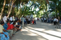 Residents of L.Kalaidhoo. PHOTO/MDP