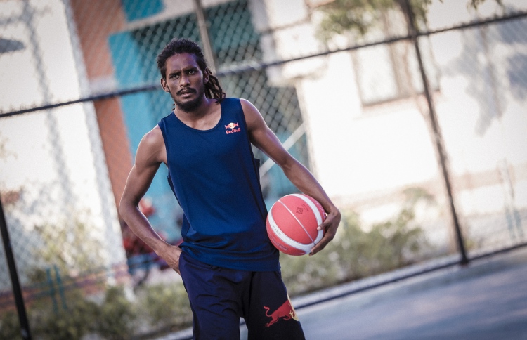 އުނދަގޫ ނިންމުމެއް ނިންމައި ޗިކު ކިންގްސް އަށް