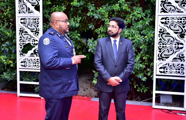 ފުލުހުންގެ މިއަށް ވުރެ މިނިވަން ޒަމާނެއް ނާދޭ:އަޒުލީން