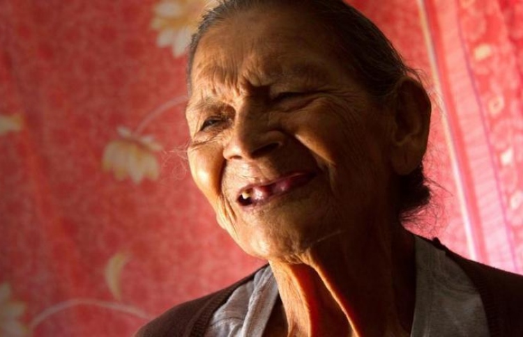 އުމުރުން 96 އަހަރުގައި ހައި ސްކޫލަށް