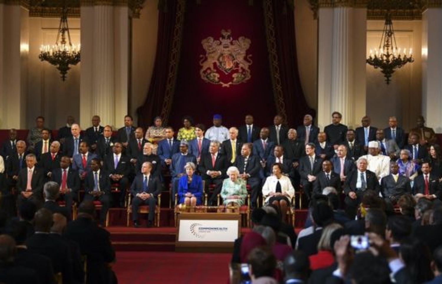 ކޮމަންވެލްތުގެ ވެރިން ޕަކިންހަމް ޕެލަސް އަށް ޖަމާވެފައި. --ފޮޓޯ:އީޕީއޭ