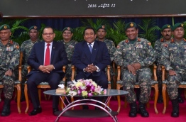 President Yameen (C) and Defence Minister Shareef (L) with the leadership of MNDF. PHOTO:President Office