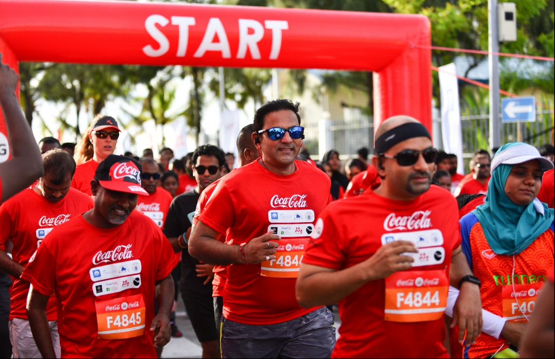 ހުޅުމާލެ: އޭޕްރިލް 120، 2018- ޓޯޓަލް ފިޓްނަސް ގްރޫޕް (ޓީއެފްޖީން) އިން ބޭއްވި ކޮކާކޯލާ ލޯންގް ރަންގެ ހަ ވަނަ އިވެންޓްގެ ތެރެއިން: ބޮޑު ތަރުހީބަކާއިއެކު ހުޅުމާލޭގައި، ހަތަރު ރޭހަކަށް ބަހާލައިގެން ބޭއްވި މިދުވުމުގައި ޖުމްލަ 1500 ދުވުންތެރިން ވަނީ ބައިވެރިވެފައި.--ފޮޓޯ: ހުސައިން ވަހީދު/މިހާރު