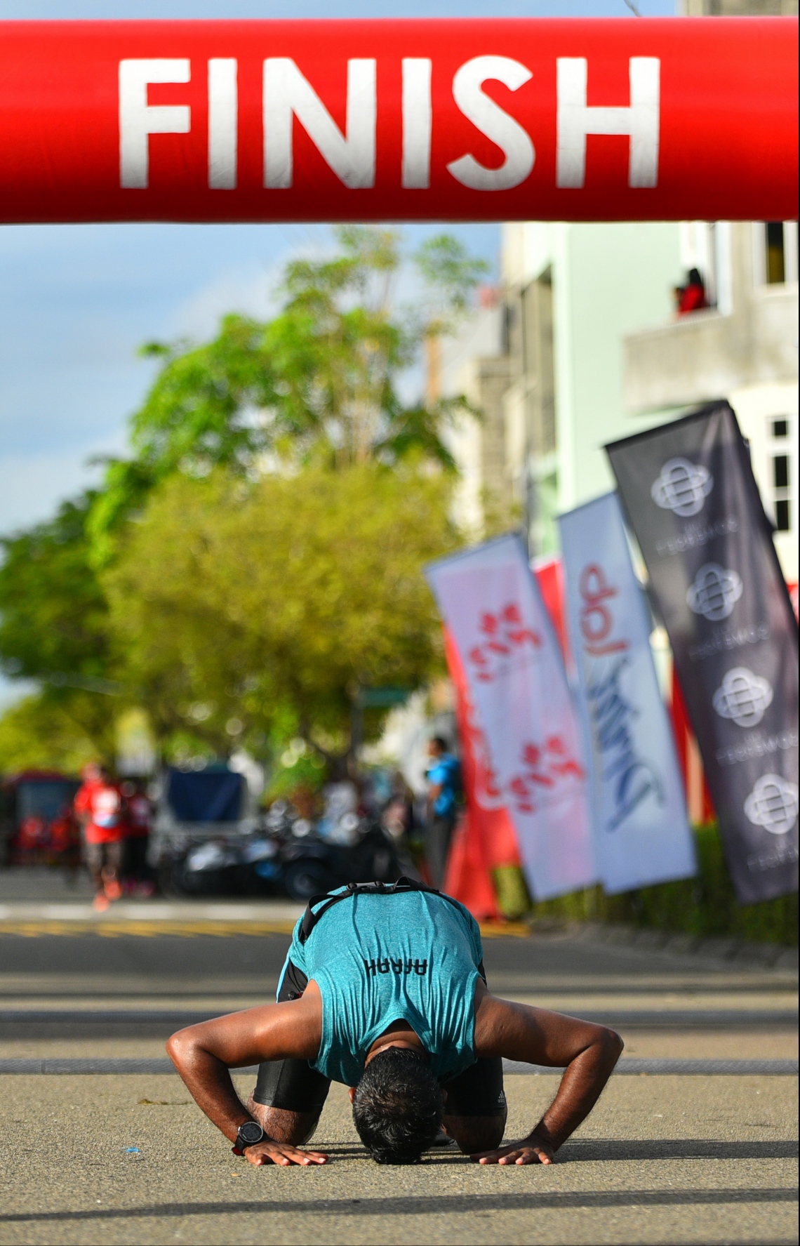 ހުޅުމާލެ: އޭޕްރިލް 120، 2018- ޓޯޓަލް ފިޓްނަސް ގްރޫޕް (ޓީއެފްޖީން) އިން ބޭއްވި ކޮކާކޯލާ ލޯންގް ރަންގެ ހަ ވަނަ އިވެންޓްގެ ތެރެއިން: ބޮޑު ތަރުހީބަކާއިއެކު ހުޅުމާލޭގައި، ހަތަރު ރޭހަކަށް ބަހާލައިގެން ބޭއްވި މިދުވުމުގައި ޖުމްލަ 1500 ދުވުންތެރިން ވަނީ ބައިވެރިވެފައި.--ފޮޓޯ: ހުސައިން ވަހީދު/މިހާރު