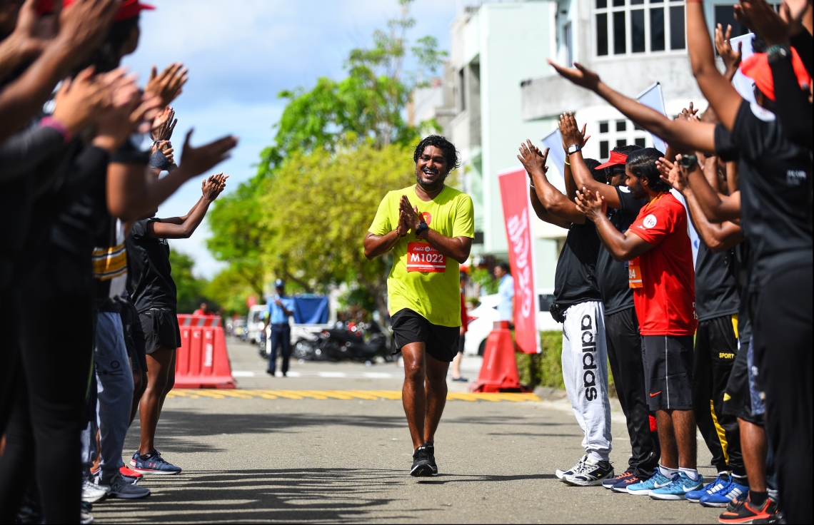 ހުޅުމާލެ: އޭޕްރިލް 120، 2018- ޓޯޓަލް ފިޓްނަސް ގްރޫޕް (ޓީއެފްޖީން) އިން ބޭއްވި ކޮކާކޯލާ ލޯންގް ރަންގެ ހަ ވަނަ އިވެންޓްގެ ތެރެއިން: ބޮޑު ތަރުހީބަކާއިއެކު ހުޅުމާލޭގައި، ހަތަރު ރޭހަކަށް ބަހާލައިގެން ބޭއްވި މިދުވުމުގައި ޖުމްލަ 1500 ދުވުންތެރިން ވަނީ ބައިވެރިވެފައި.--ފޮޓޯ: ހުސައިން ވަހީދު/މިހާރު