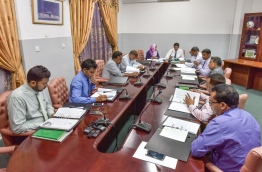 Members of the parliamentary finance committee pictured during a sit-down. MIHAARU PHOTO/NISHAN ALI
