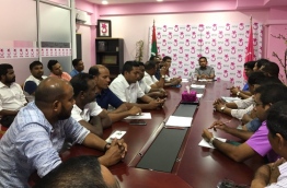 President Yameen meets with lawmakers of PPM/MDA parliamentary group. PHOTO: AHMED NIHAN TWITTER