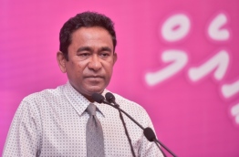President Yameen speaks at PPM ceremony to present membership forms of ruling party's new members. PHOTO: HUSSAIN WAHEED/MIHAARU