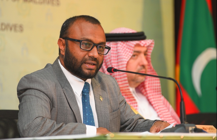 އައިޔޫއެމުން ފައިސާ ޖަމާކުރުމުގައި މައްސަލަތަކެއް!