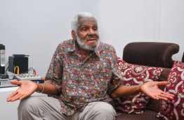 Dr Ibrahim Abdul Malik, 94, giving interview to Mihaaru. PHOTO: HUSSAIN WAHEED/MIHAARU