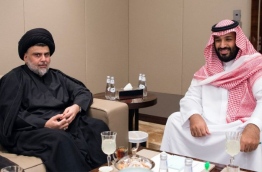 A handout picture provided by the Saudi Royal Palace on July 30, 2017 shows Crown Prince Mohammed bin Salman (R) receiving prominent Iraqi Shiite cleric Moqtada al-Sadr in Jeddah (AFP Photo/BANDAR AL-JALOUD)
