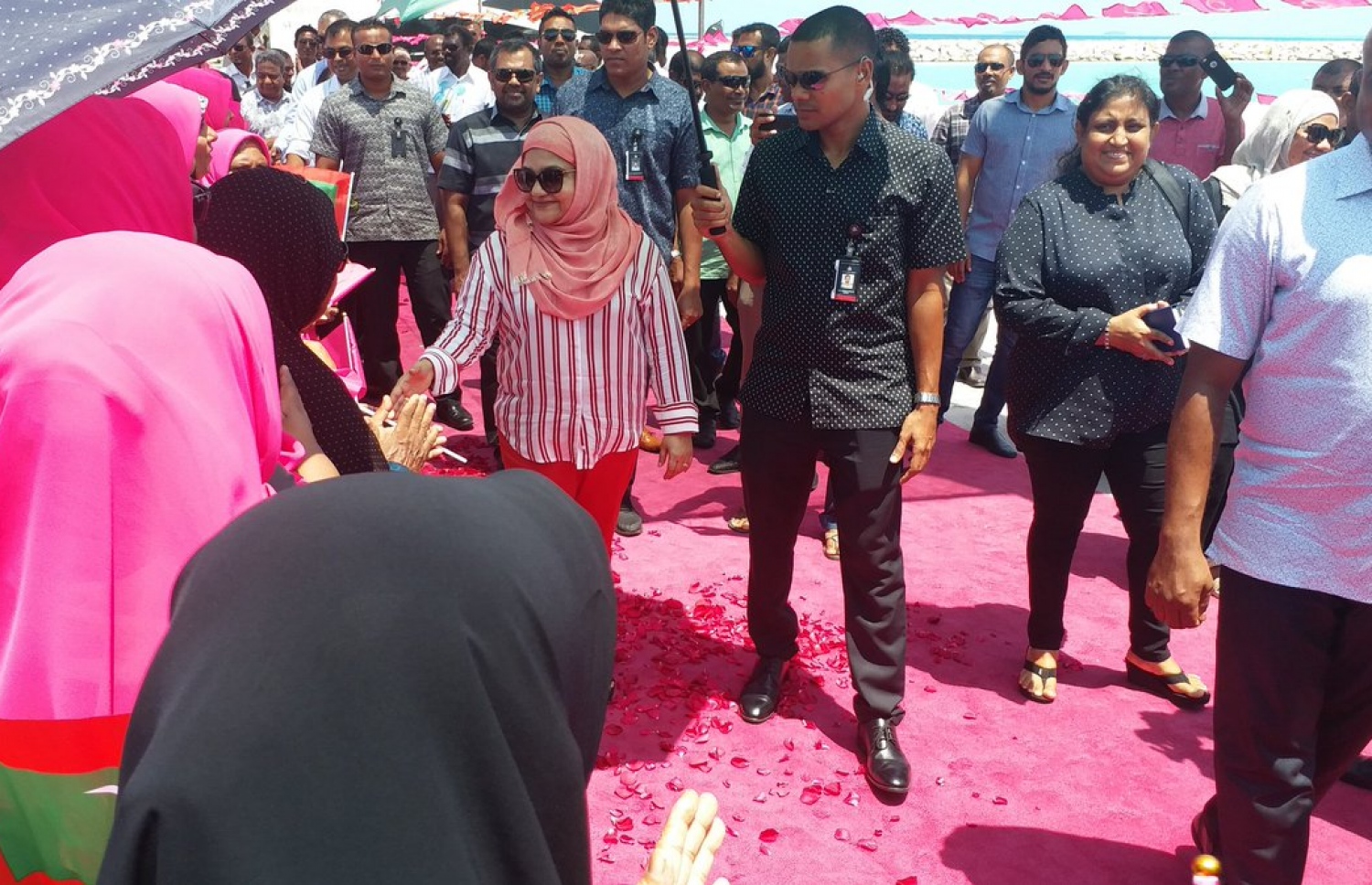 މެޑަމް ފާތުން އަށް ވިލުފުށީގައި ދިރިއުޅޭ މީހުން ހޫނު މަރުހަބާއެއް މިއަދު ކިޔަނީ.