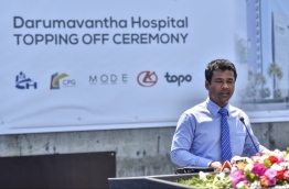 Health Minister Abdullah Nazim speaking at the topping off ceremony of the new 25-storey "Dharumavantha Hospital" located at the capital Male. MIHAARU PHOTO / HUSSEN WAHEED