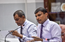 Vilufushi MP Riyaz Rasheed (R) pictured during a parliamentary committee meeting. MIHAARU FILE PHOTO/NISHAN ALI