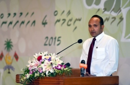 Former vice president Mohamed Jameel speaks at a ceremony.