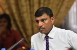 Villufushi MP Riyaz Rasheed speaks at parliamentary budget review committee meeting. PHOTO: HUSSAIN WAHEED/MIHAARU