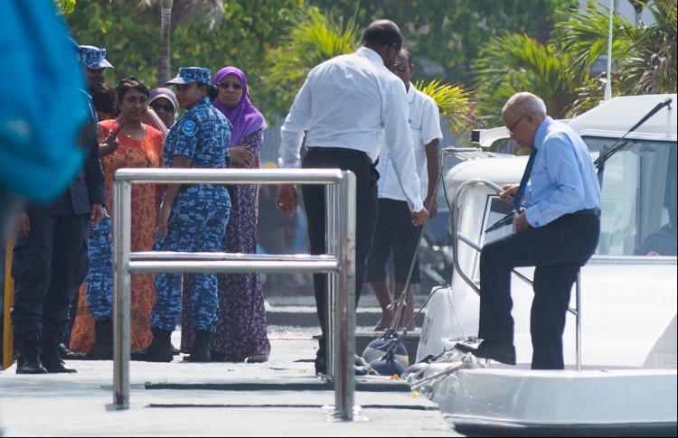 ކާފަބޭފުޅުންނަށް މައުމޫނާ ބައްދަލުވެވޭގޮތް ހަދަން އެދެފި