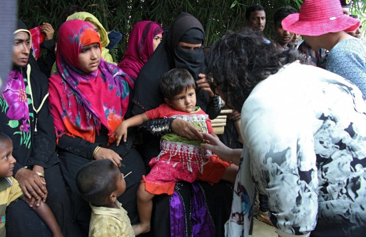 ސަލާމަތީ މަޖިލީހުގެ މަންދޫބުން ރޮހިންޖާ ކޭމްޕްތަކަށް