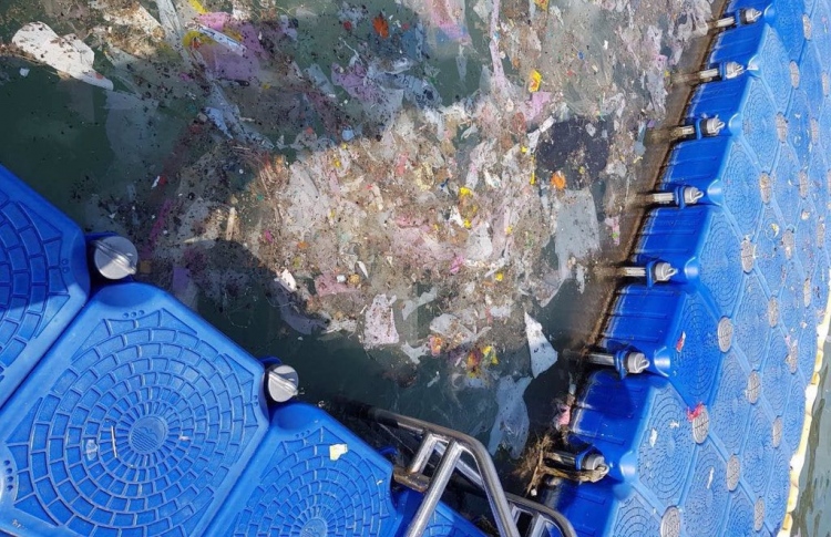 ފަތާ ޓްރެކަށް ޖަމާވީ ބާޖަކުން އުކާލި ކުނިތަކެއް