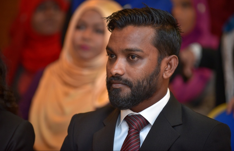 އަދީބުގެ ދައުވާތައް ބާތިލްކުރި ގާޒީ ސަސްޕެންޑުކޮށްފި