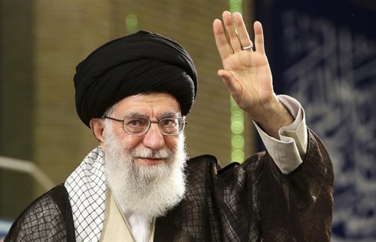 އެމެރިކާ މަސައްކަތް ކުރަނީ ސައުދީ އާއި އީރާން ޖައްސަން: ޚާމަނާއީ