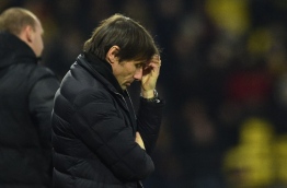 Chelsea's Italian head coach Antonio Conte looks on during the English Premier League football match between Watford and Chelsea at Vicarage Road Stadium in Watford, north of London on February 5, 2018. / AFP PHOTO / Glyn KIRK / RESTRICTED TO EDITORIAL USE. No use with unauthorized audio, video, data, fixture lists, club/league logos or 'live' services. Online in-match use limited to 75 images, no video emulation. No use in betting, games or single club/league/player publications. /