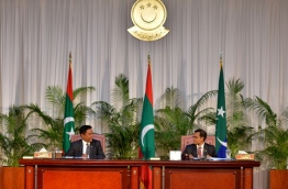 President Abdulla Yameen (L) and parliament speaker Abdullah Maseeh during last year's presidential address. / MIHAARU PHOTO