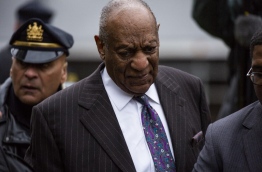 Actor and comedian Bill Cosby departs after the first day of his retrial for his sexual assault case at the Montgomery County Courthouse in Norristown, Pennsylvania on April 9, 2018. / AFP PHOTO / DOMINICK REUTER